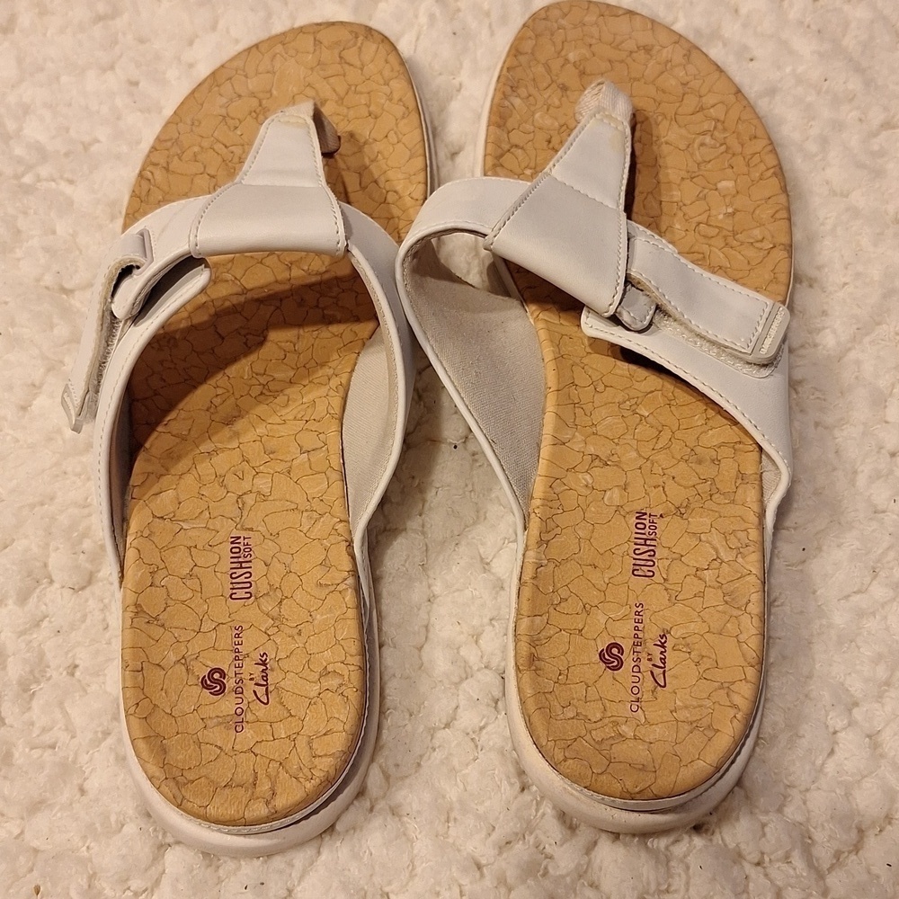 Womens Clark's cloudsteppwrs slip on sandals size 10M